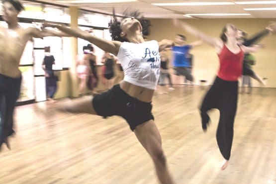 Año escolar en Canadá en QUEBEC. Actividades extraescolares, baile. VivoIdiomas.